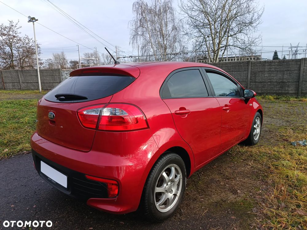 Kia Rio 1.4 L - 6