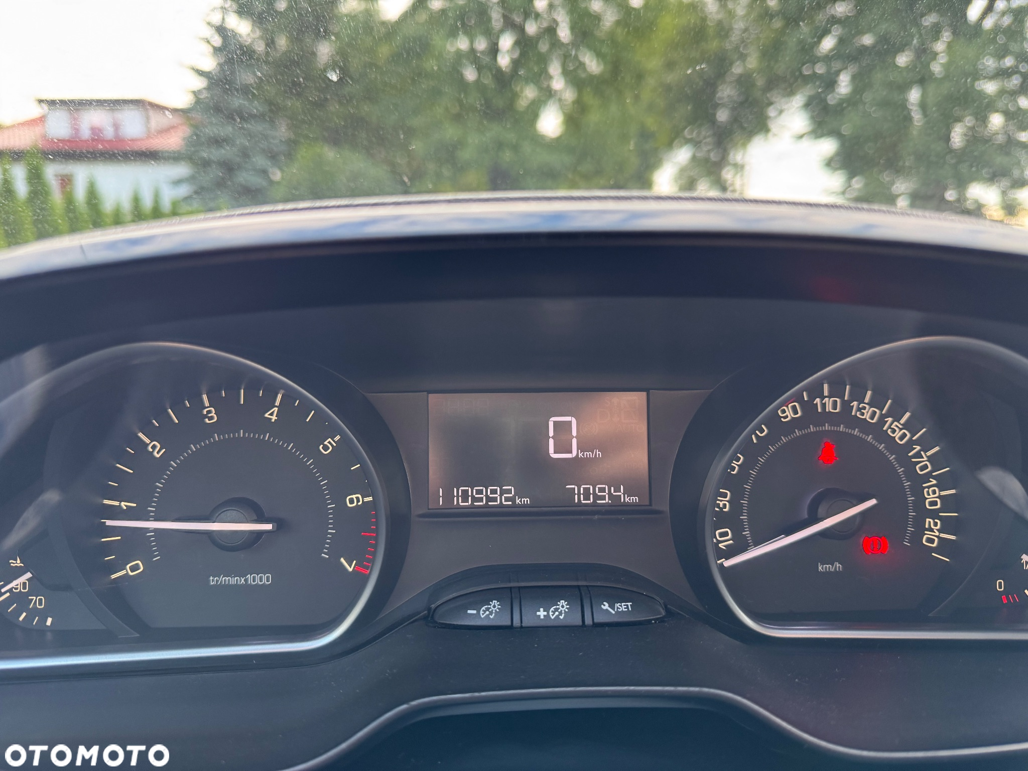 Peugeot 208 - 16