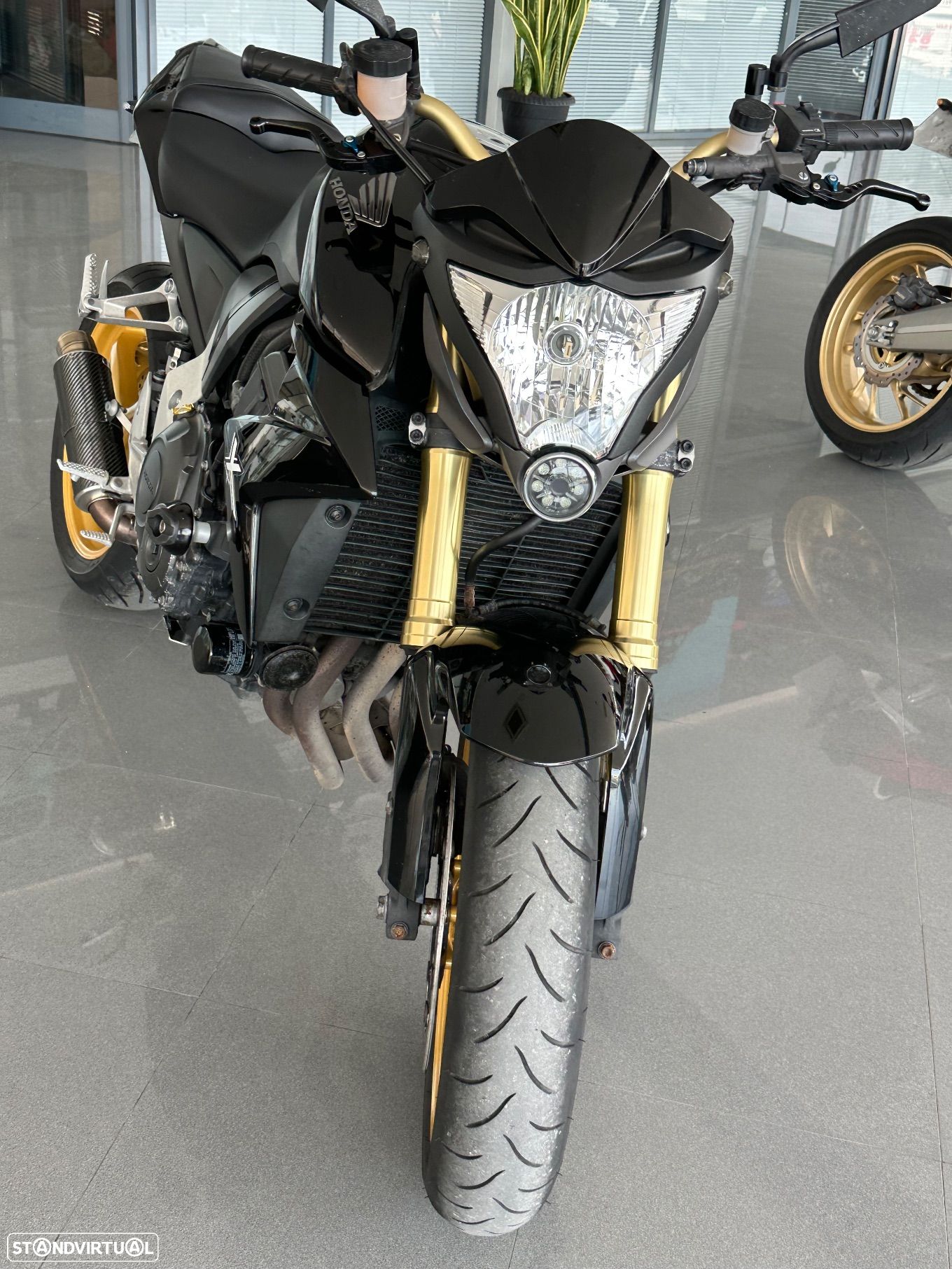 Honda CB - 1