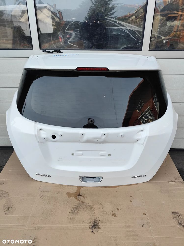Klapa Klapa Tył Opel Mokka Kod Lakieru Z40R GAZ