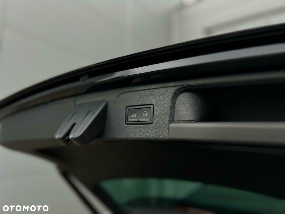 Volkswagen Passat 2.0 TDI 4Mot Elegance DSG - 24