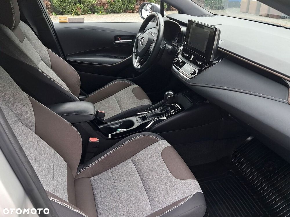 Toyota Corolla 2.0 Hybrid Trek - 10