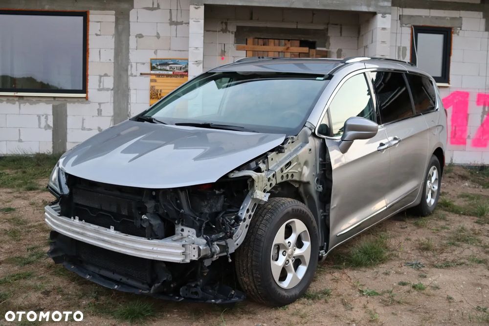 Chrysler Pacifica - 7