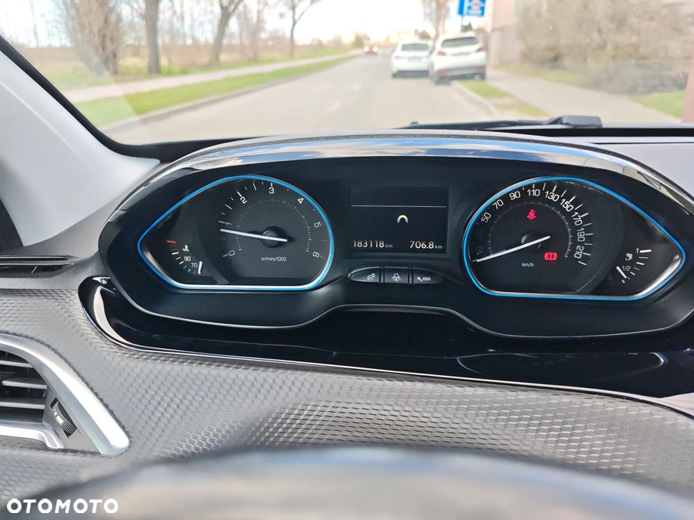 Peugeot 2008 BlueHDi FAP 120 STOP & START Allure - 25