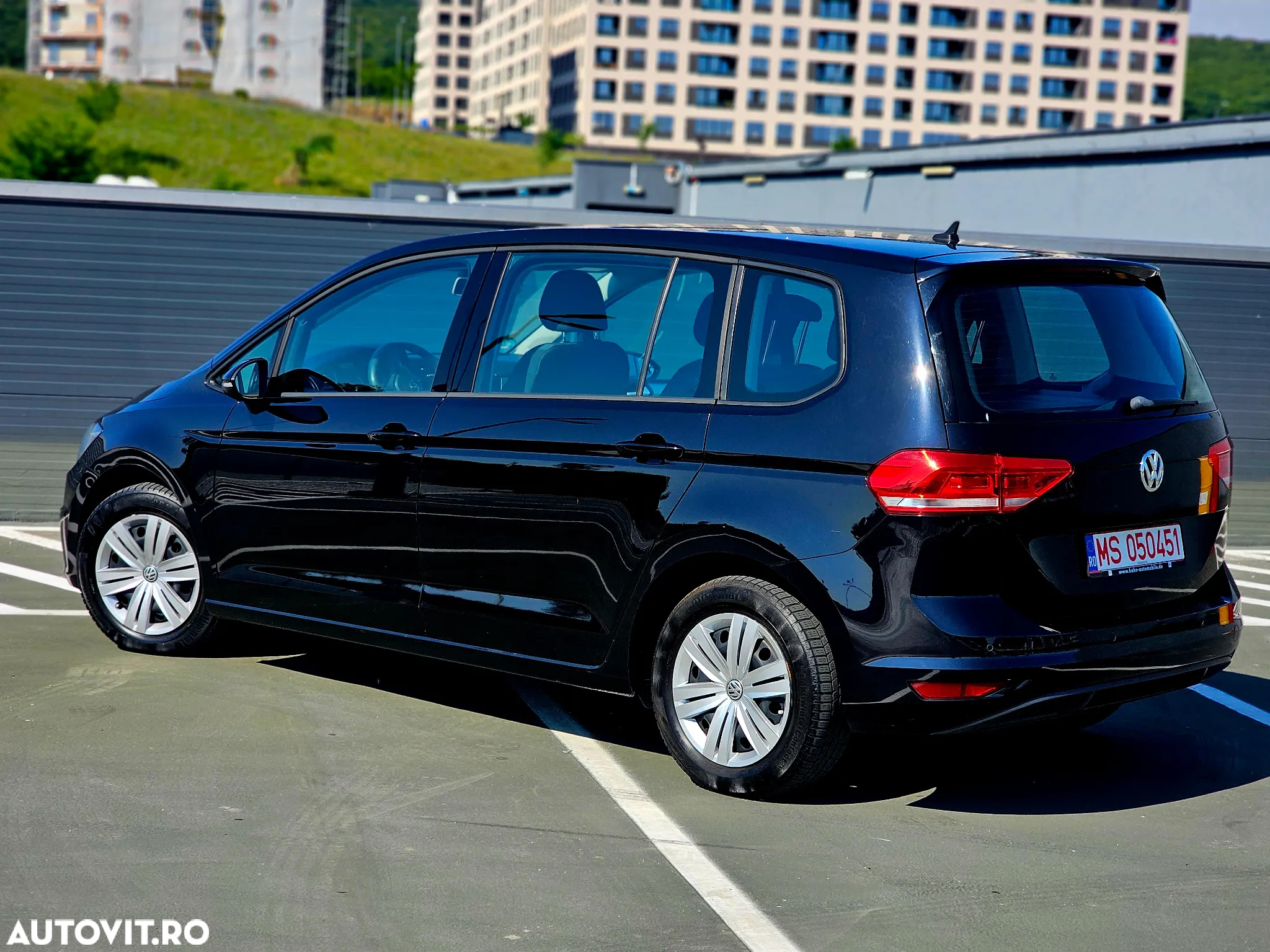 Volkswagen Touran 1.6 TDI DSG Comfortline - 12
