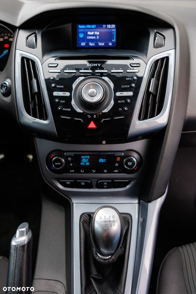 Ford Focus 1.6 EcoBoost Titanium - 18