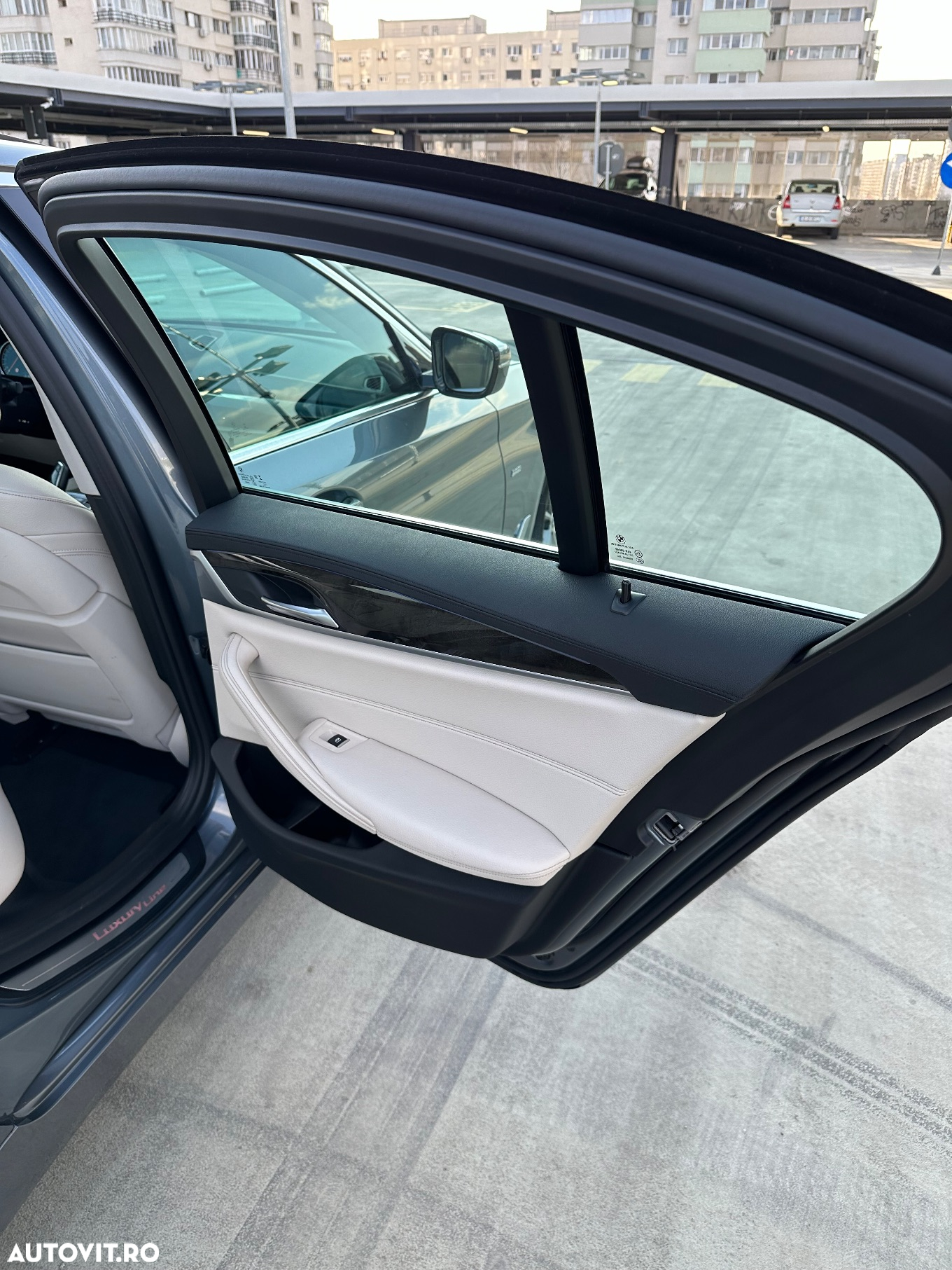 BMW Seria 5 520d xDrive AT - 18