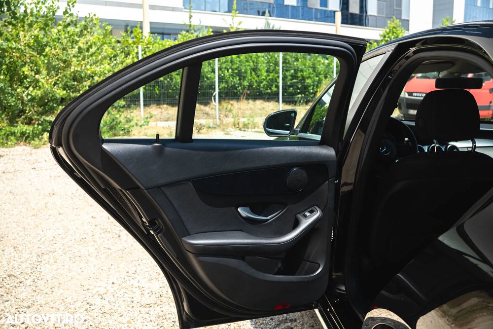 Mercedes-Benz C 180 Aut. - 31