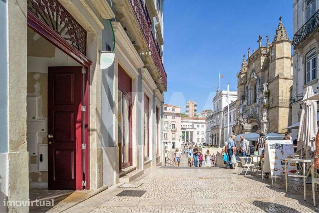 5 fracções para venda na Baixa de Coimbra. Prédio da Praça 8 de Maio. - Grande imagem: 3/46