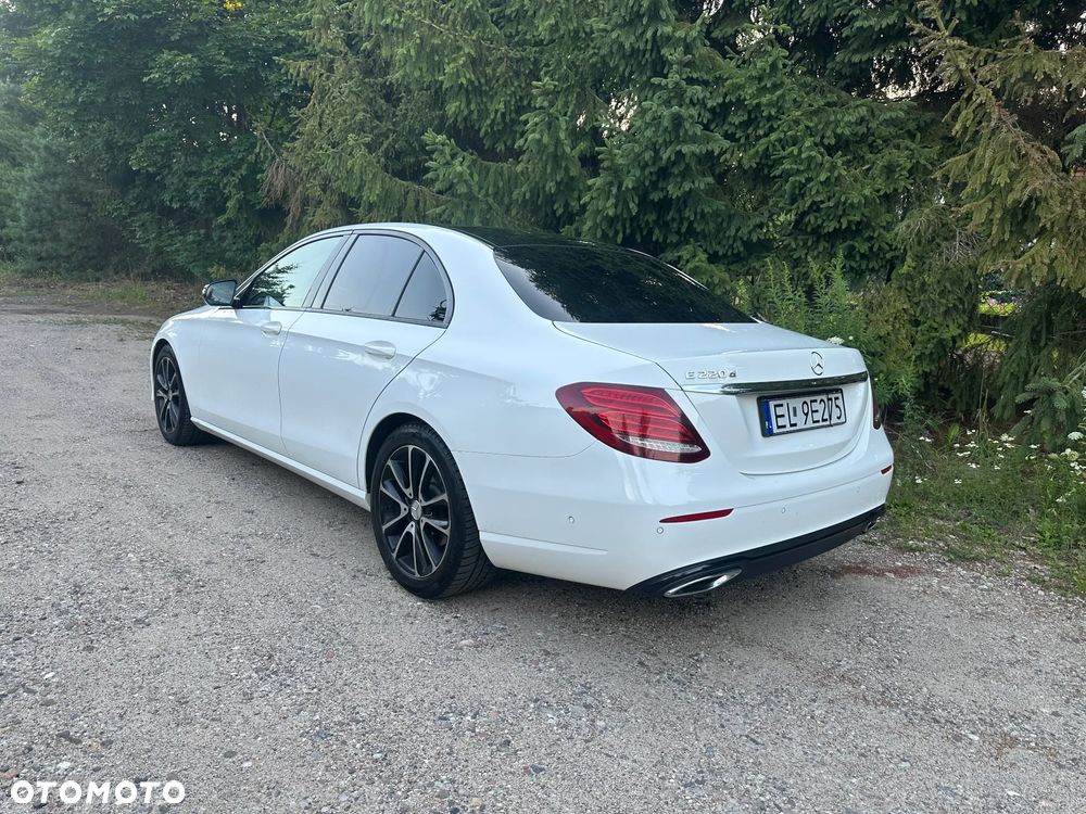 Mercedes-Benz Klasa E 220 d 9G-TRONIC - 3