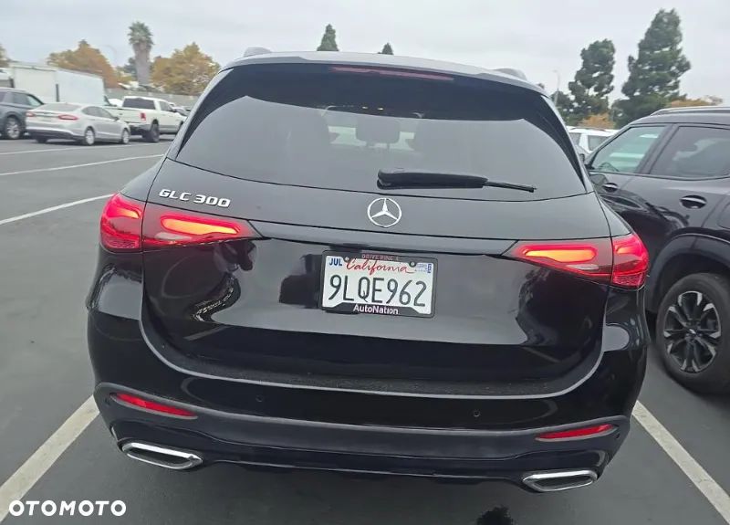 Mercedes-Benz GLC 300 4Matic 9G-TRONIC AMG Line - 6
