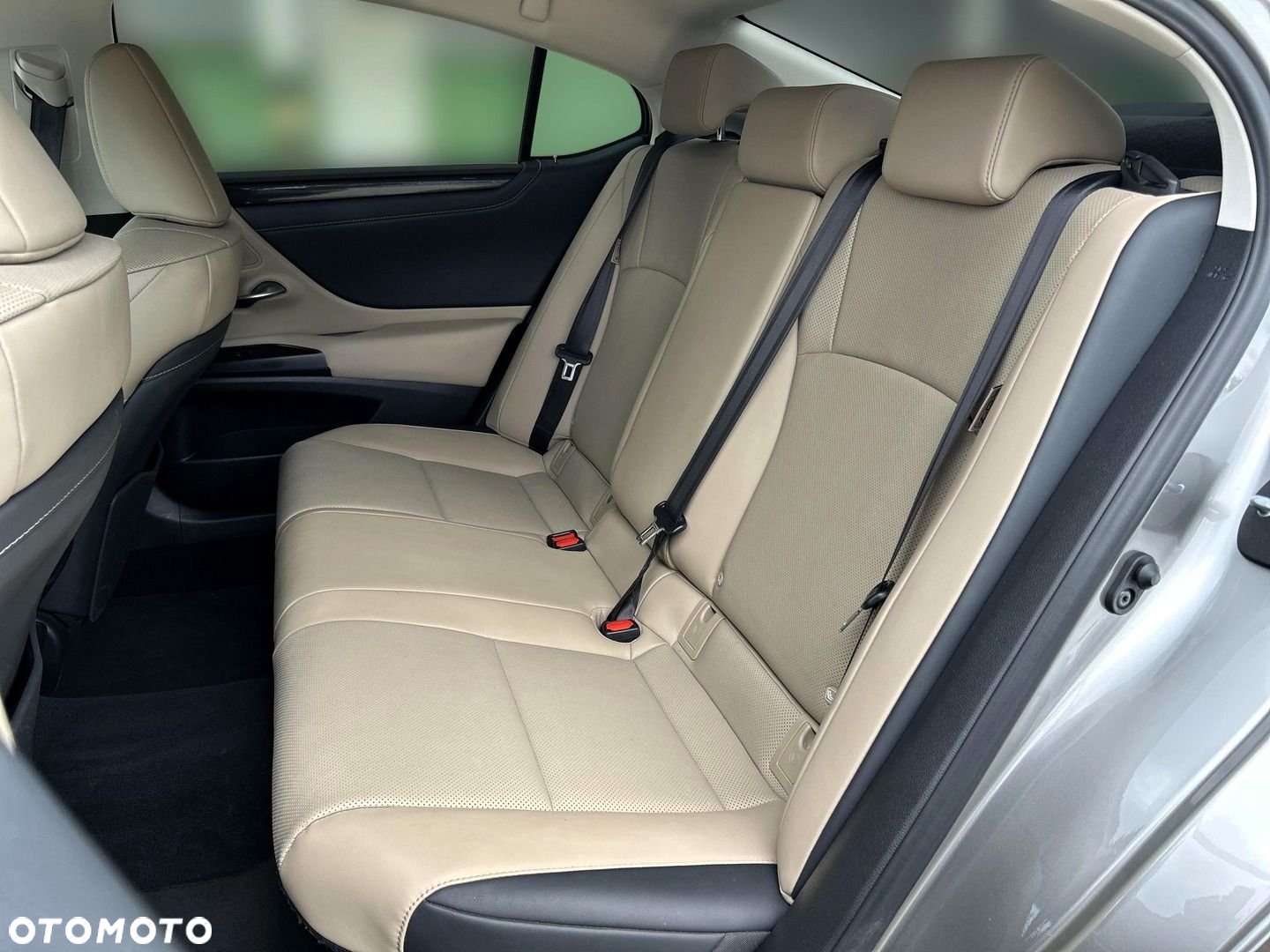 Lexus ES - 15
