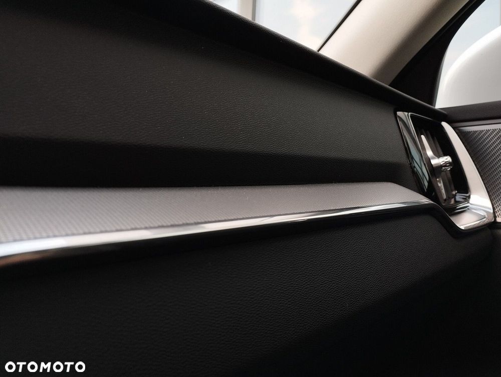 Volvo V60 Cross Country - 28