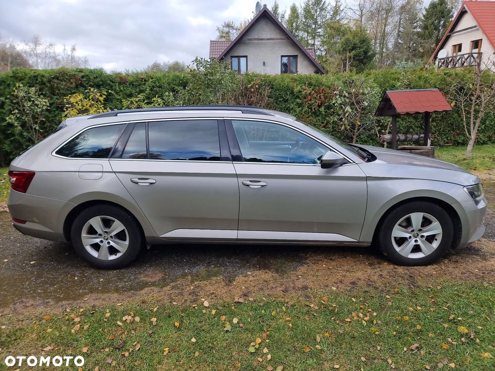Skoda Superb 2016 photo 4