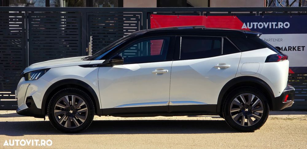 Peugeot 2008 PureTech 155 EAT8 GT - 8