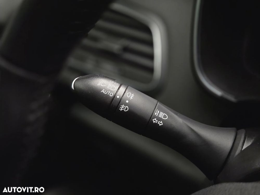 Renault Megane TCe 140 GPF EDC BUSINESS EDITION - 32