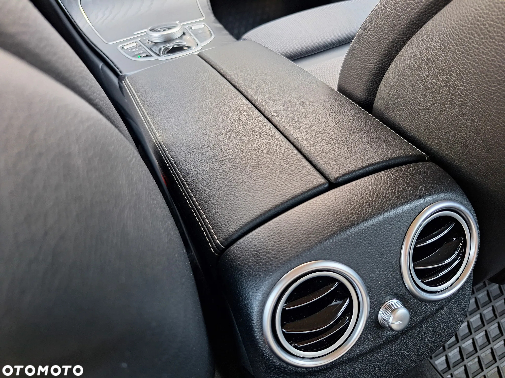 Mercedes-Benz Klasa C 220 d 9G-TRONIC - 34