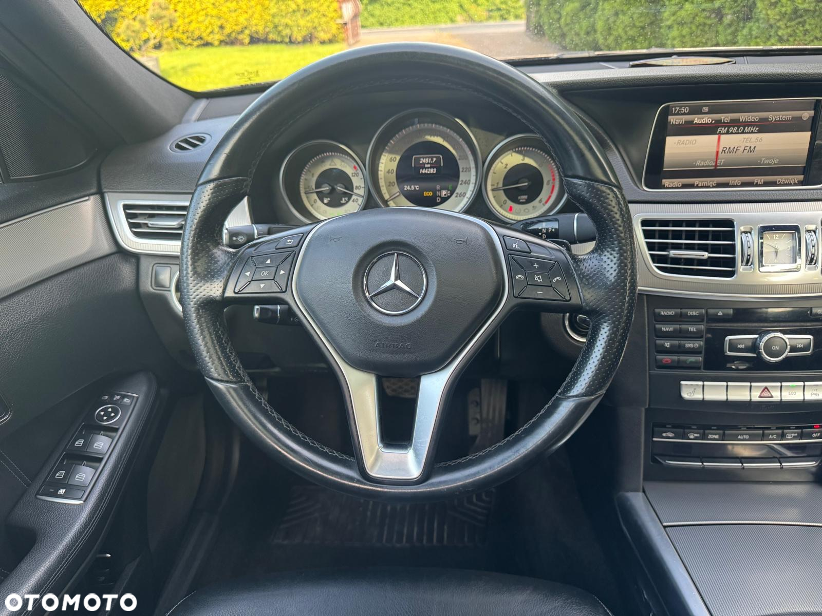 Mercedes-Benz Klasa E 200 CDI DPF BlueEFFICIENCY 7G-TRONIC Avantgarde - 25