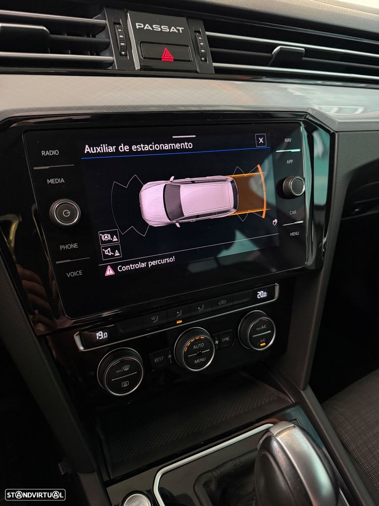 VW Passat Variant 2.0 TDI Confortline DSG - 12