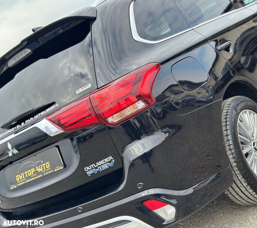 Mitsubishi Outlander 2.4 4WD Top - 36