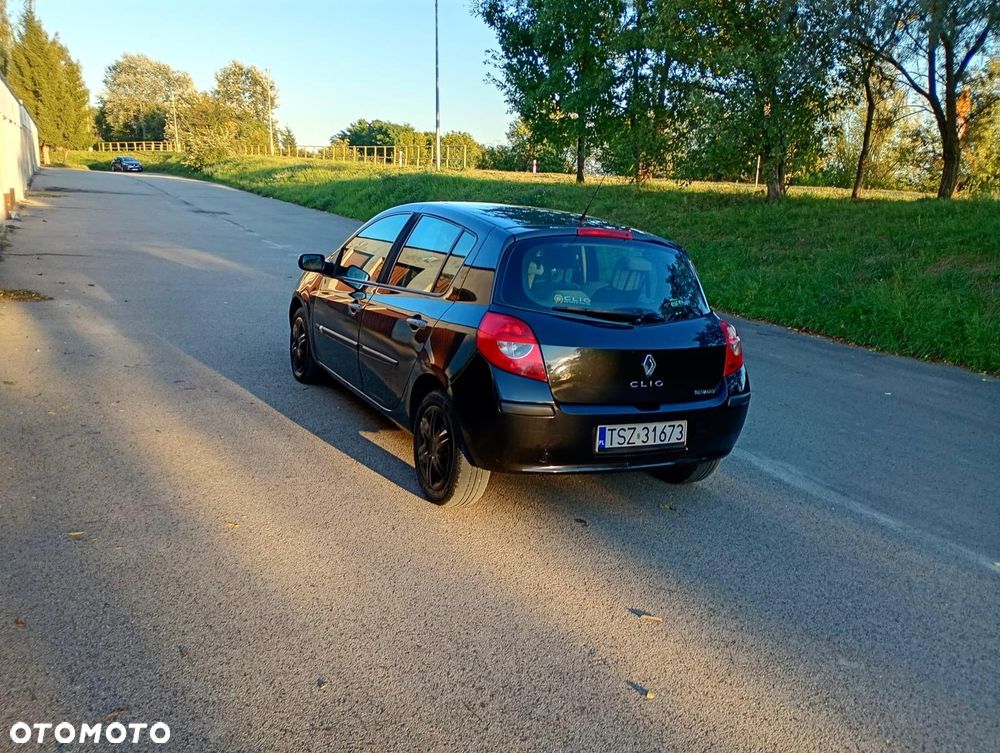 Renault Clio 1.5 dCi Extreme - 13