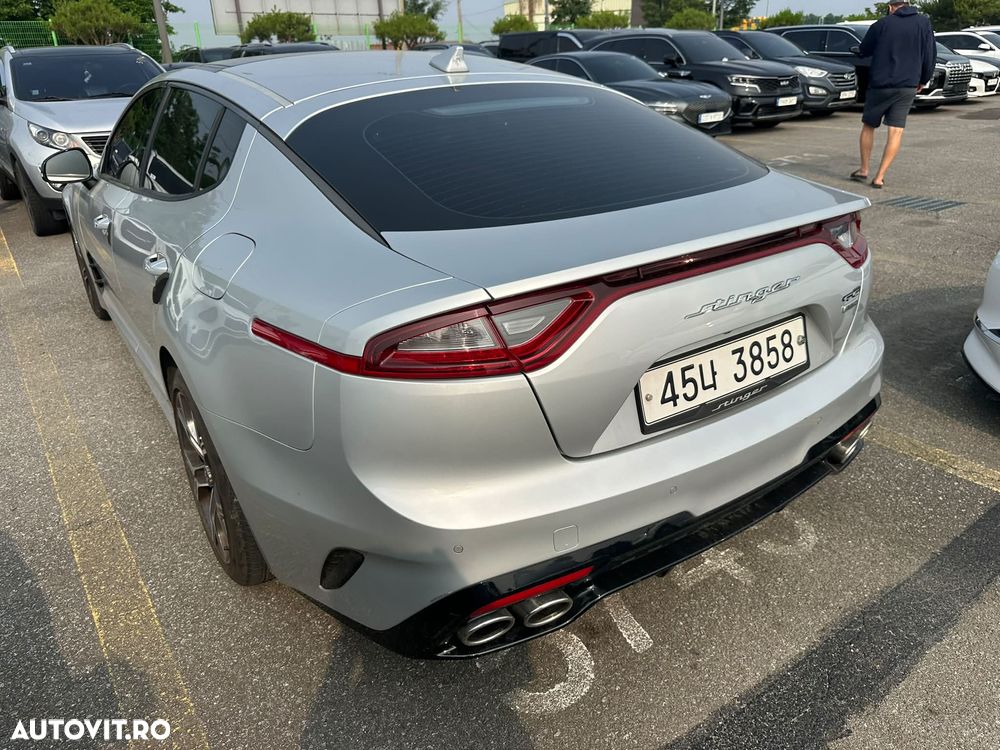 Kia Stinger - 4
