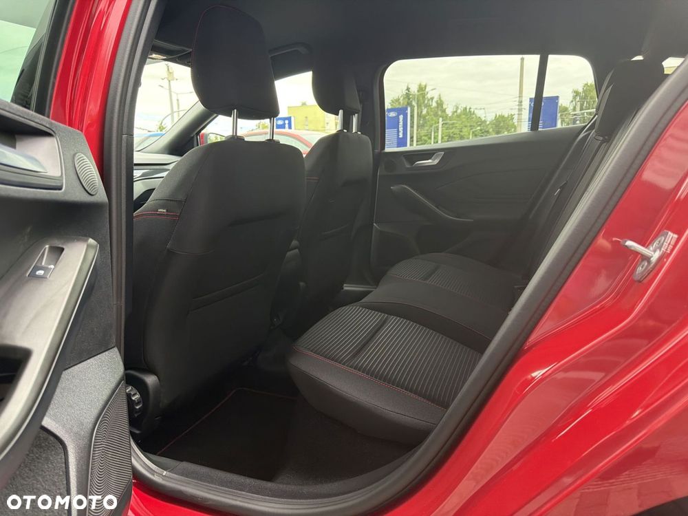 Ford Focus 1.0 EcoBoost mHEV ST-Line X - 15