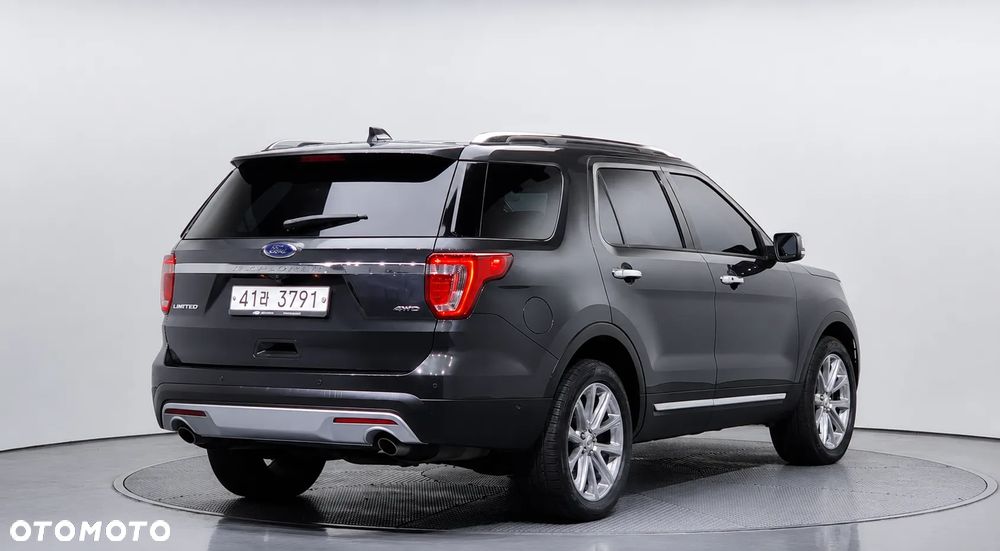 Ford Explorer - 3
