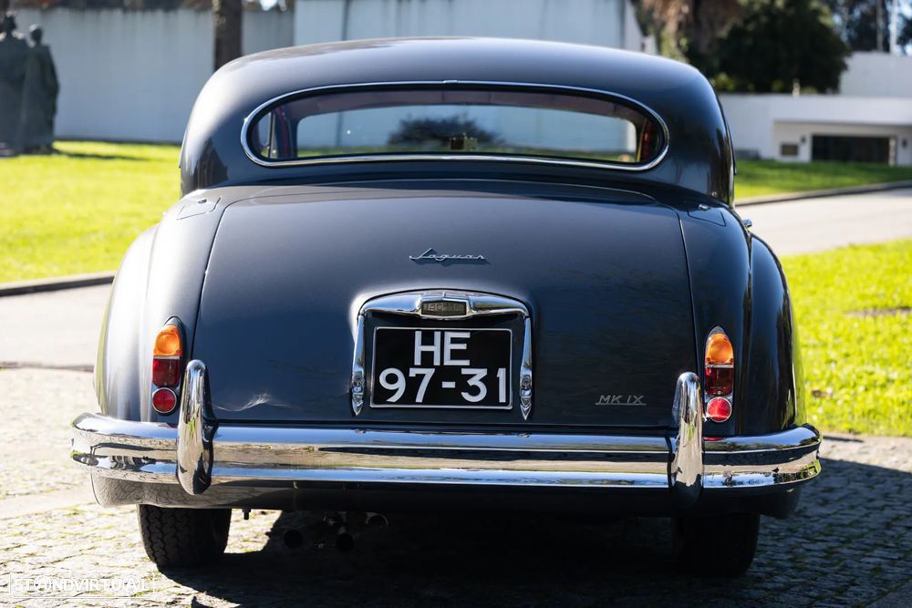 Jaguar MK IX - 6
