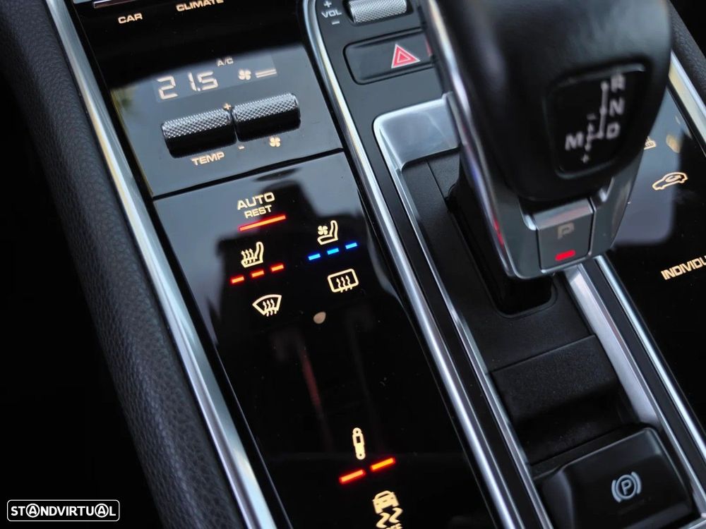 Porsche Panamera 4 E-Hybrid - 23