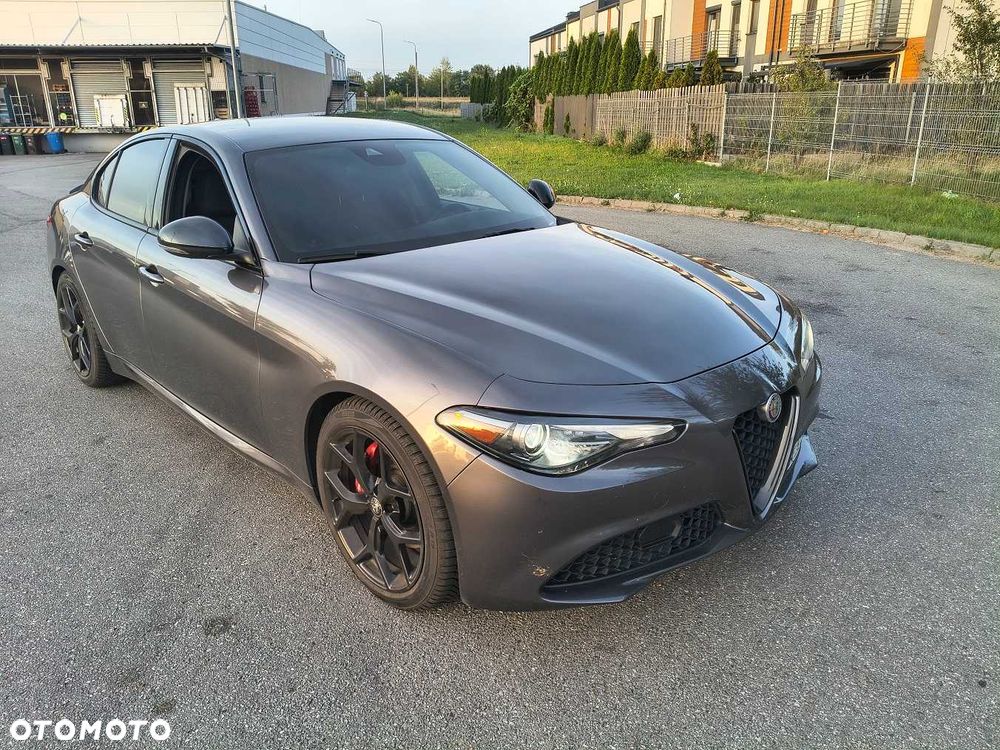 Alfa Romeo Giulia 2020 photo 2
