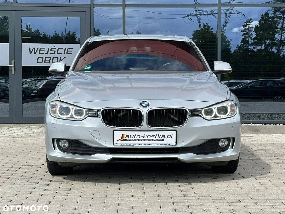 BMW Seria 3 320d DPF Touring - 6