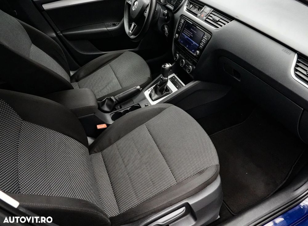 Skoda Octavia 1.6 TDI AMBITION DSG - 12