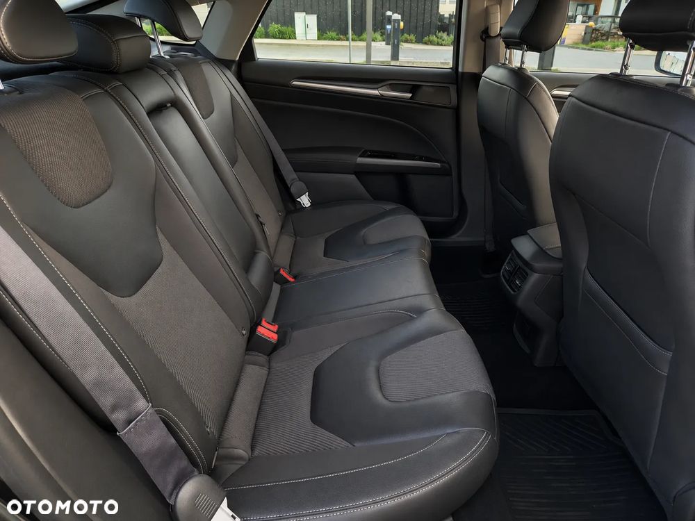 Ford Mondeo 2.0 EcoBoost Titanium - 27
