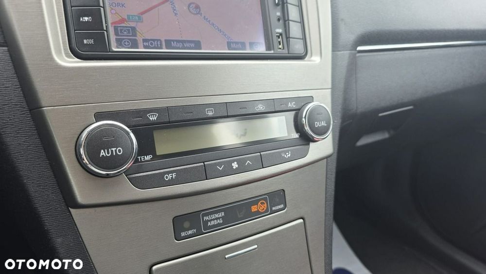 Toyota Avensis - 14
