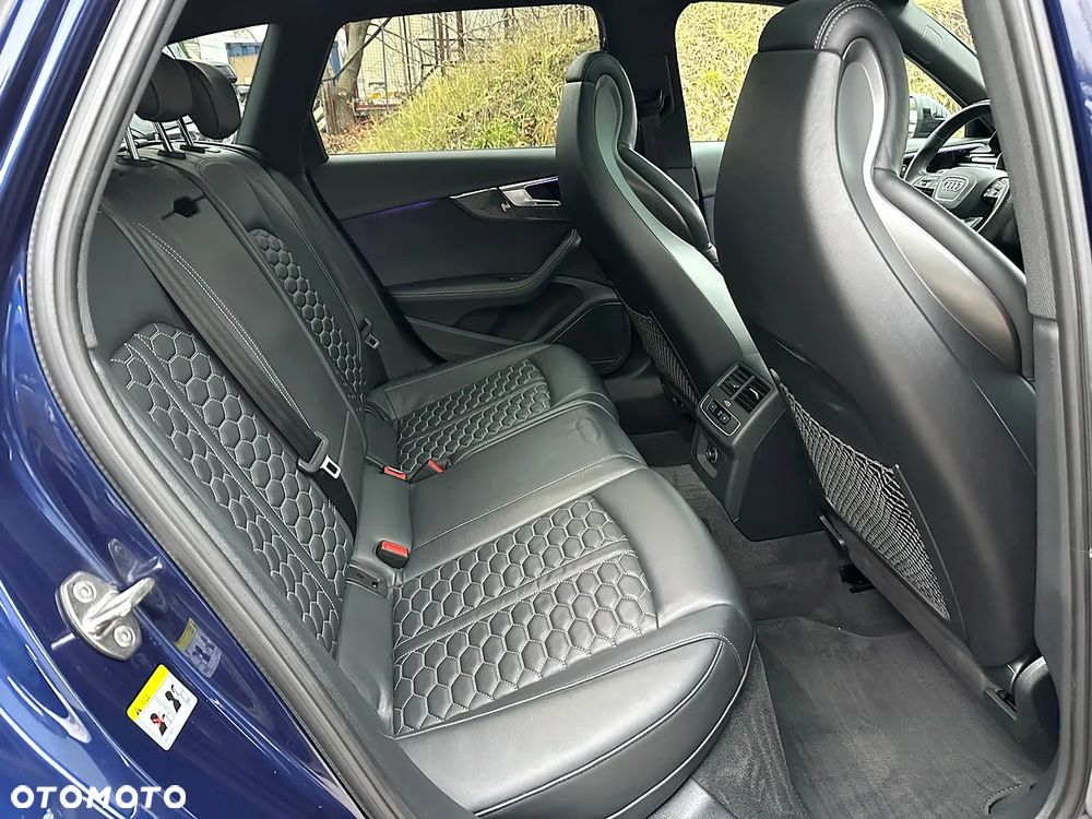 Audi RS4 Limousine - 20