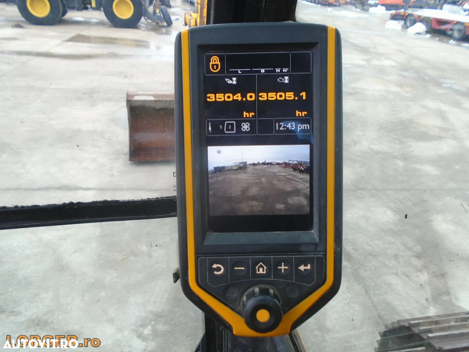 JCB JS 131 LC+ - 16