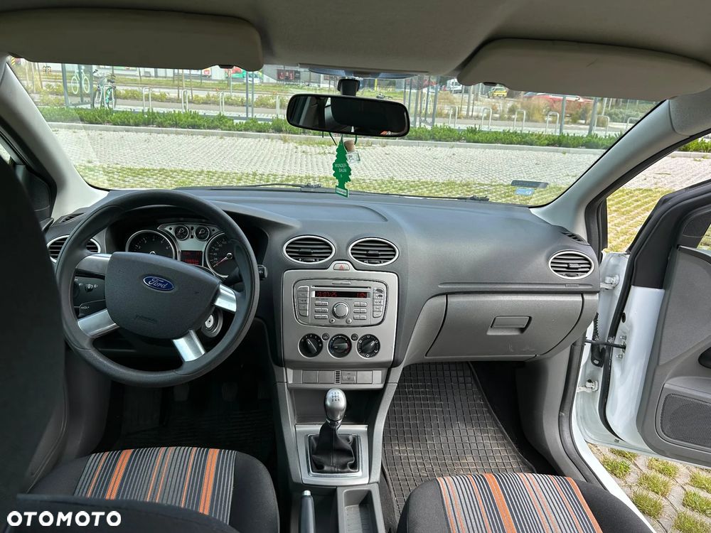 Ford Focus 1.6 Trend - 23