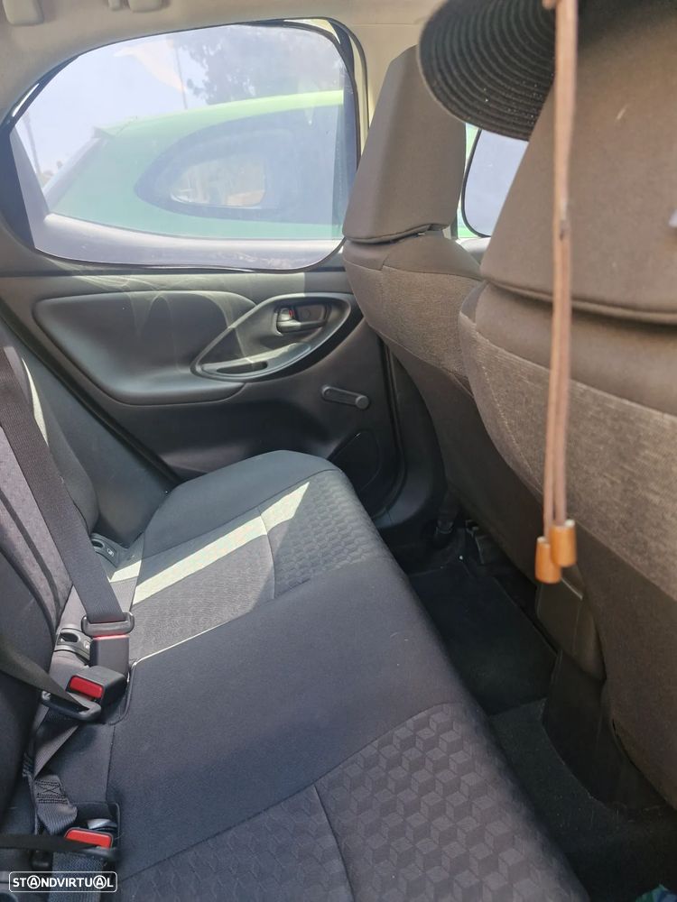 Toyota Yaris 1.5 HDF Comfort Plus - 6