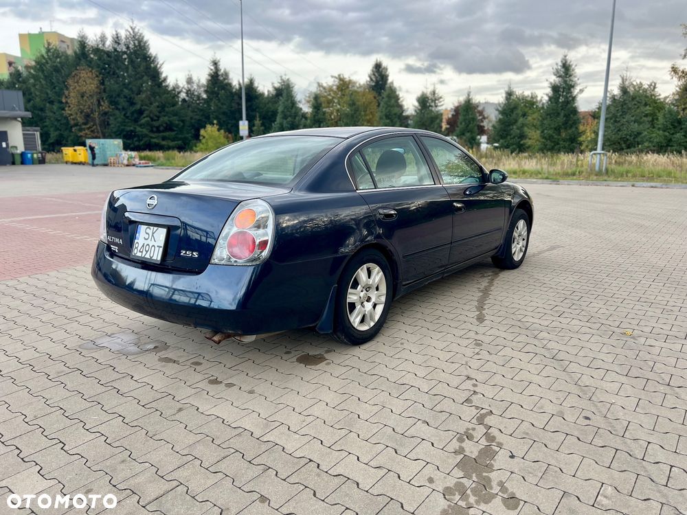 Nissan Altima - 7