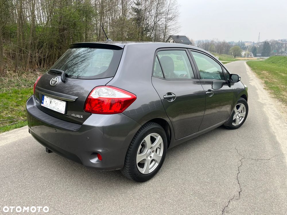 Toyota Auris 1.33 VVT-i Terra Start - 2