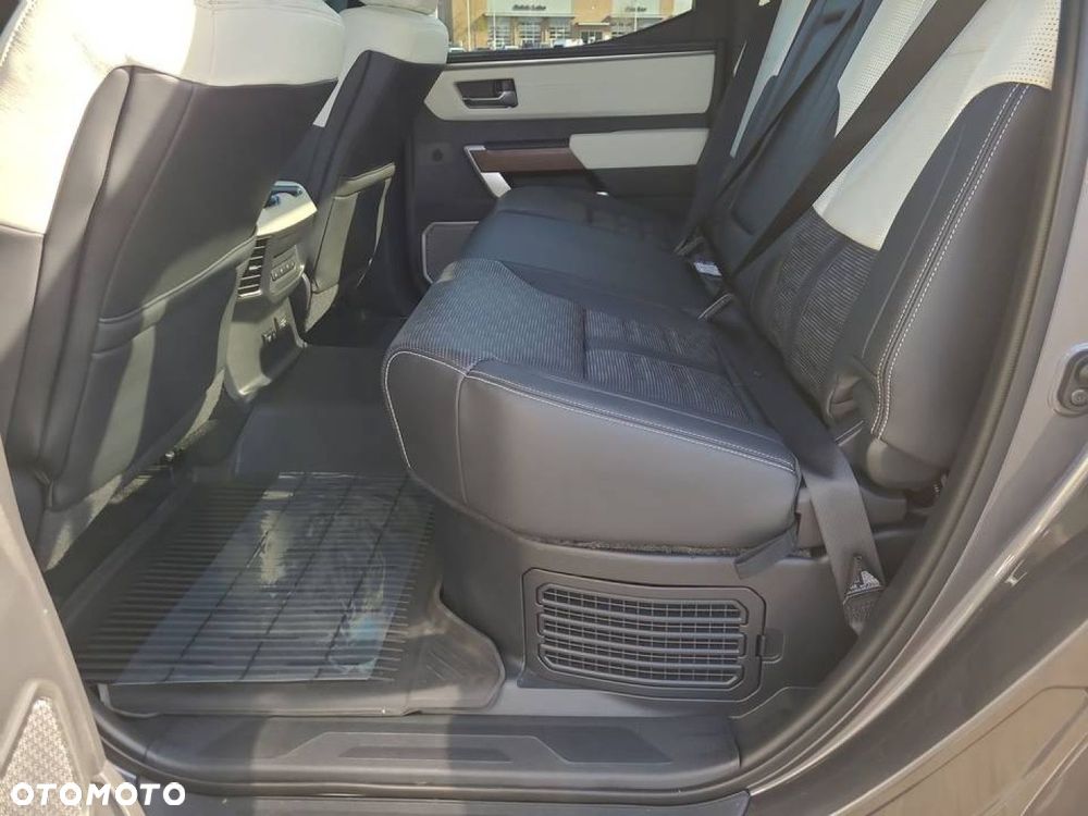 Toyota Tundra - 26
