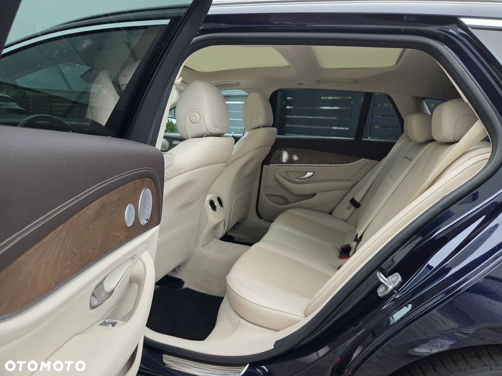 Mercedes-Benz Klasa E 220 d 9G-TRONIC Exclusive - 10