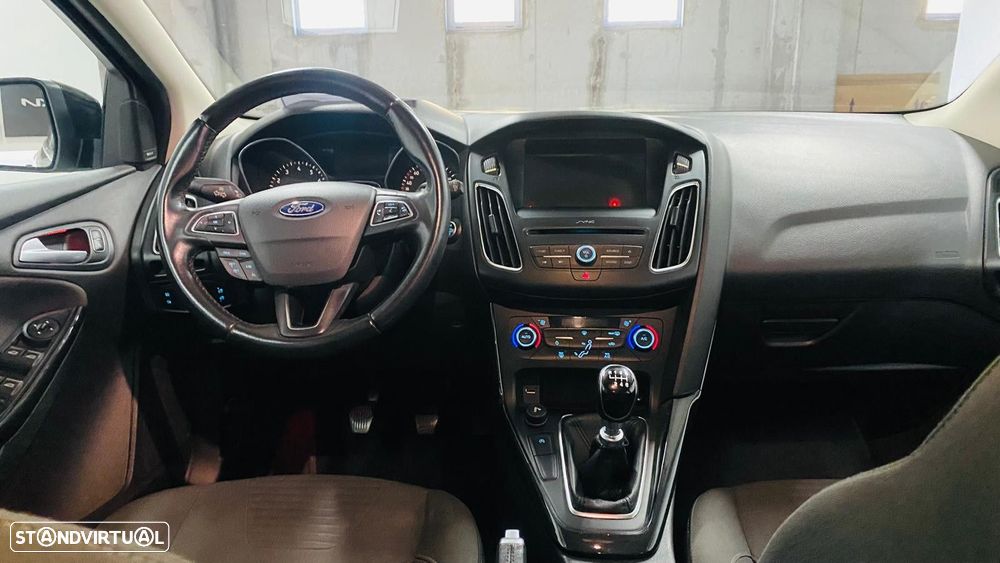 Ford Focus 1.0 EcoBoost Titanium - 9