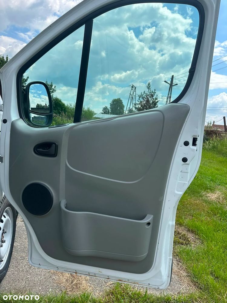 Renault Trafic 2.0 diesel 115kM 2011 rok, automat, WEBASTO, HAK, STAN BARDZO DOBRY!!! - 29