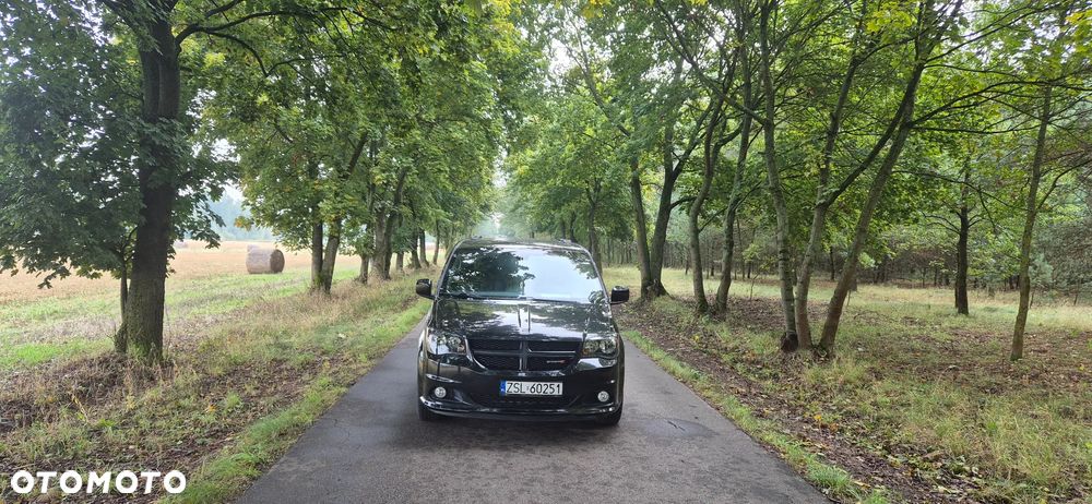 Dodge Grand Caravan - 2