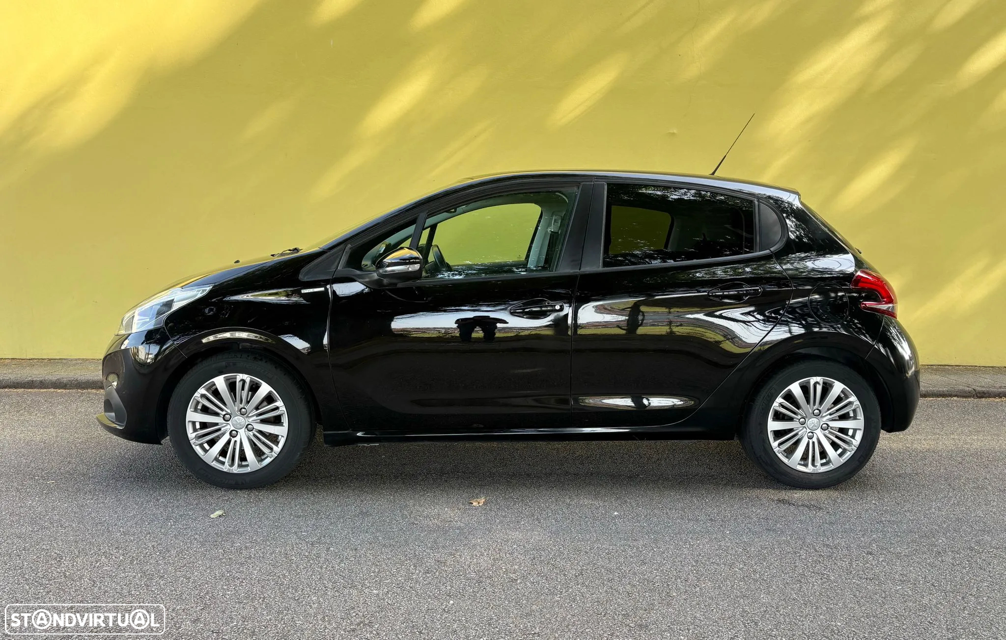 Peugeot 208 1.2 PureTech Style - 22
