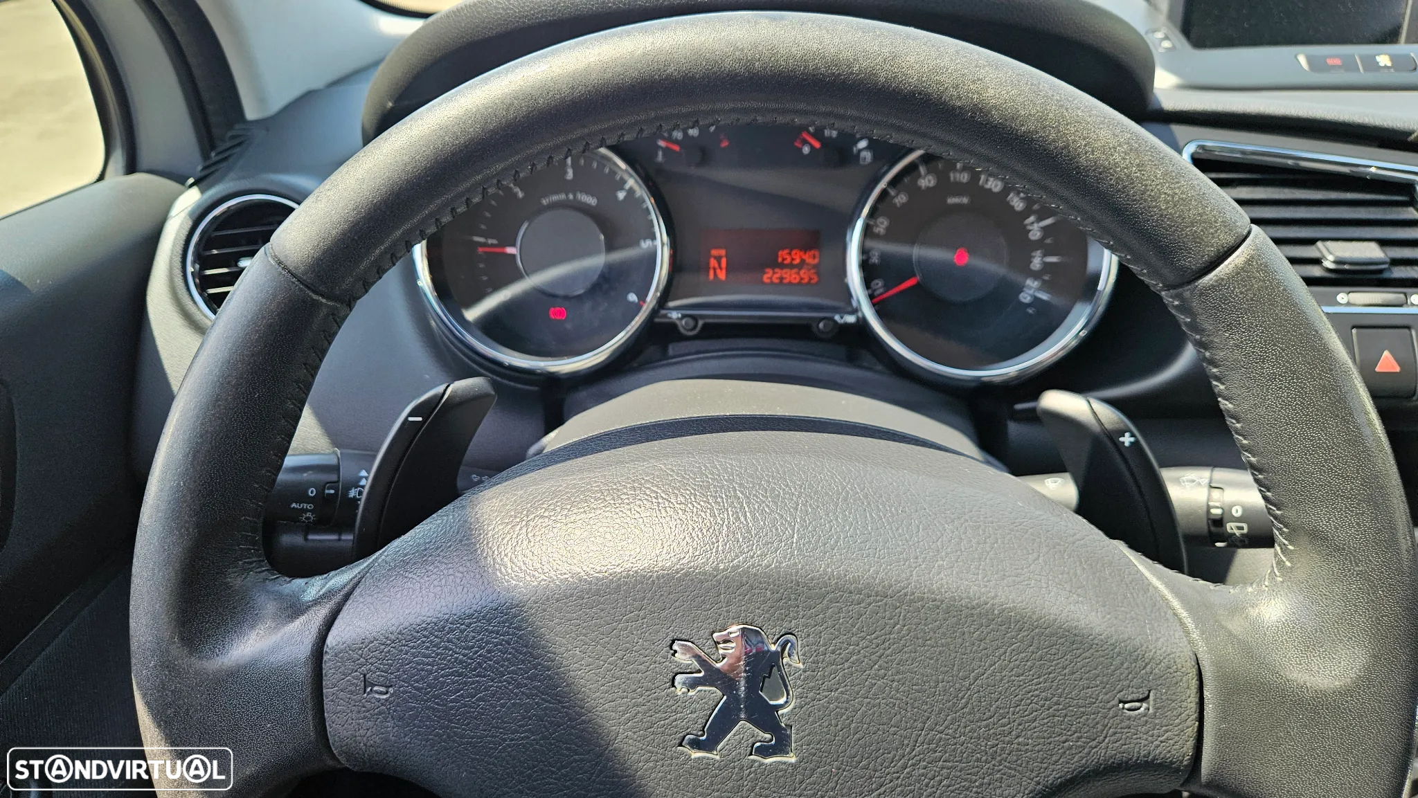 Peugeot 3008 1.6 HDi Executive CMP6 - 17