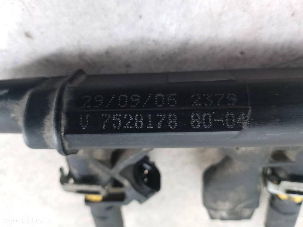 LISTWA WTRYSKOWA BENZYNA MINI R56 V752817880 1.6 16V - 2