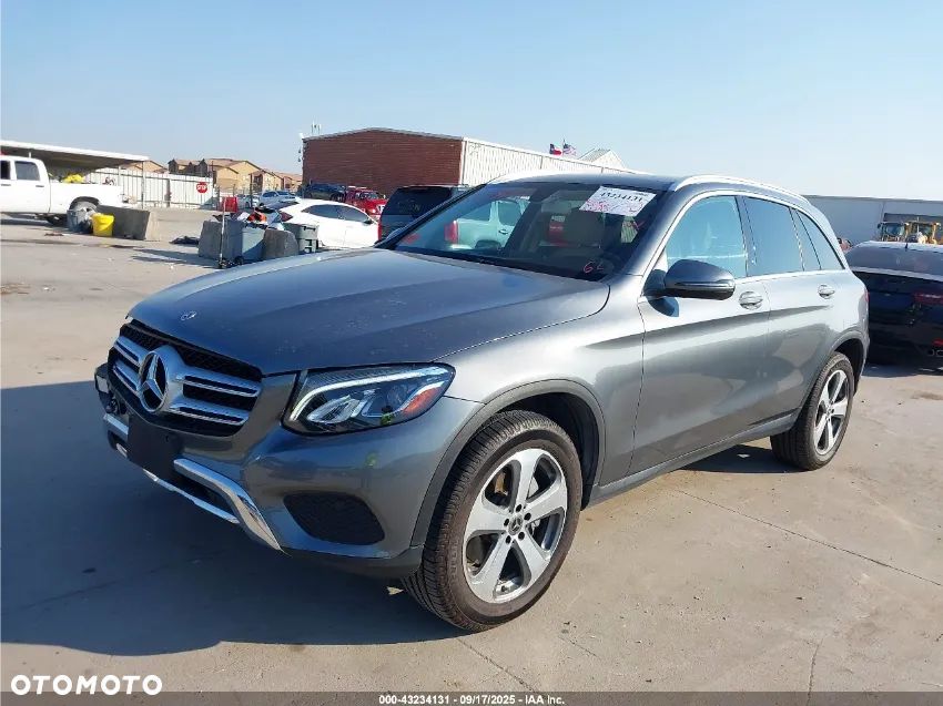 Mercedes-Benz GLC - 13
